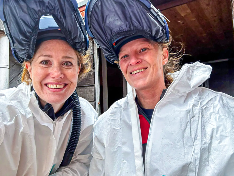 Journalist Linda Samplonius en Crime Scene Schoonmaker Wendy Ras